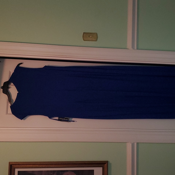 Gown - Picture 2 of 2